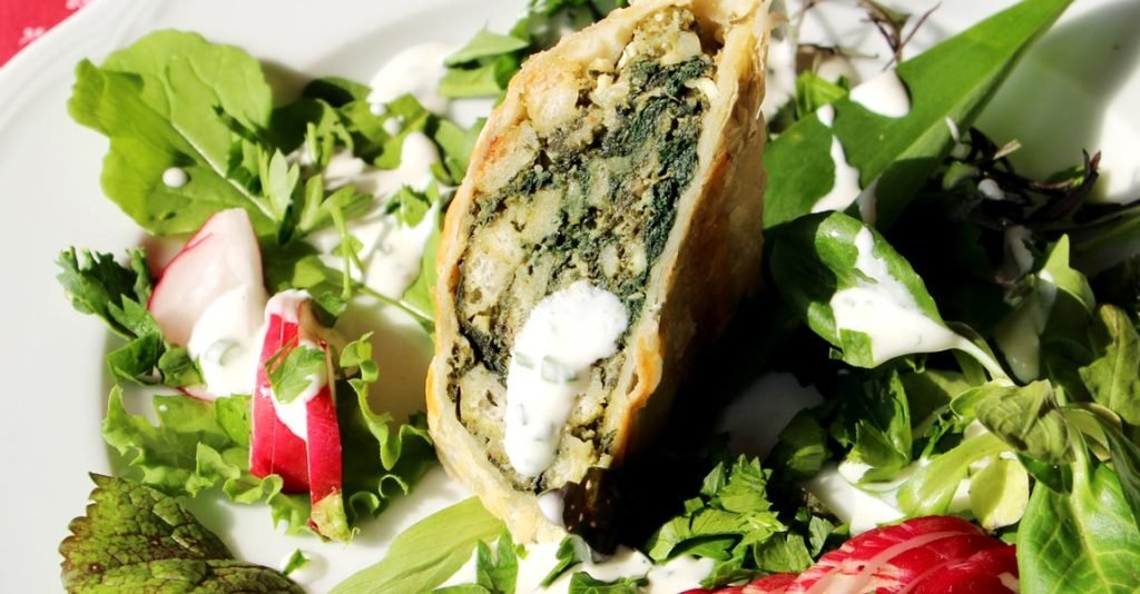 Regionaler Wildkräuter-Strudel, gesunde Küche