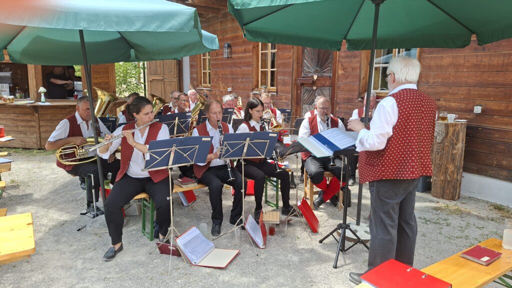 Musikanten beim Dorffest